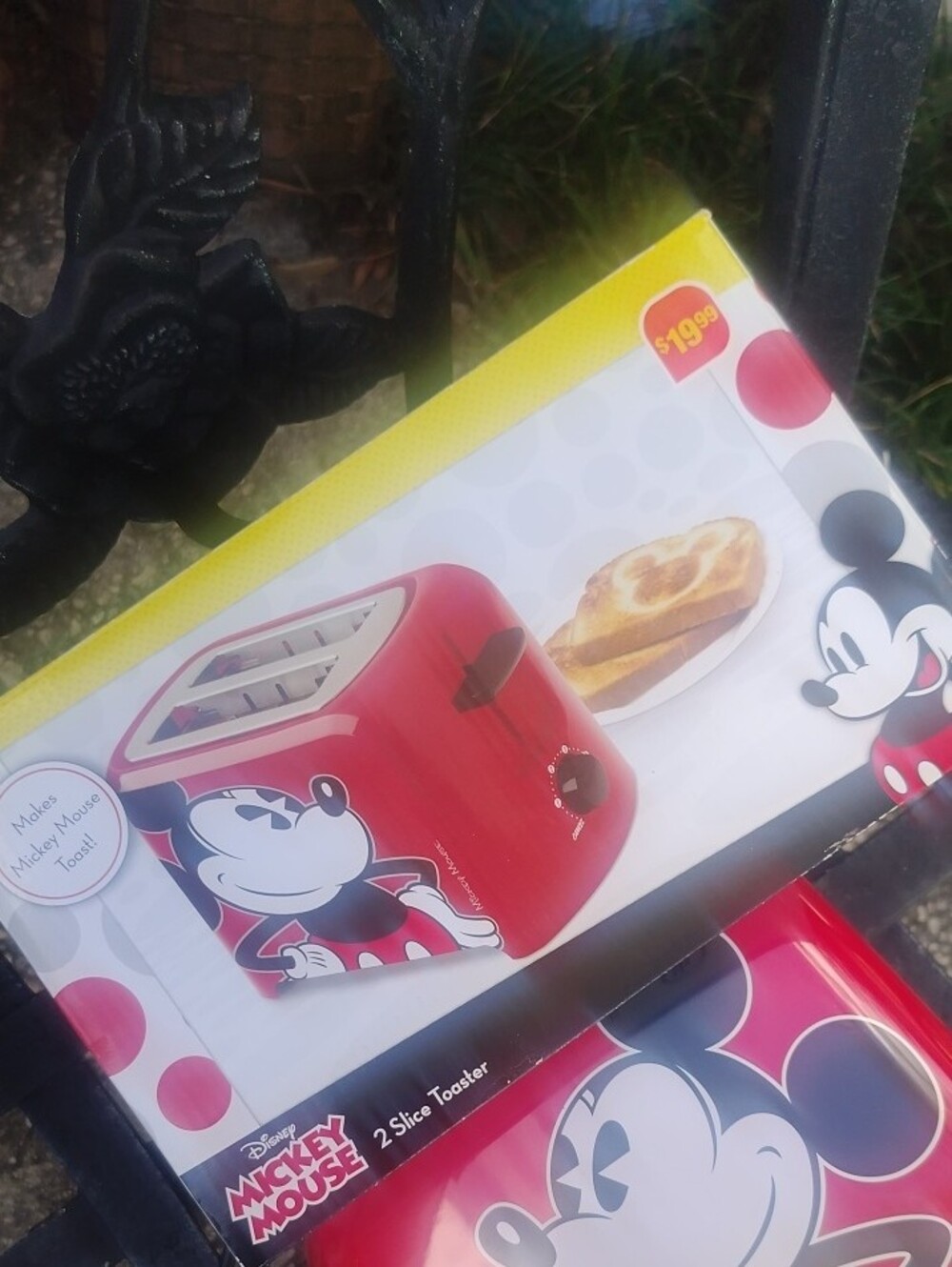 Mickey Mouse Red 2-Slice Toaster - Picture 2 of 6